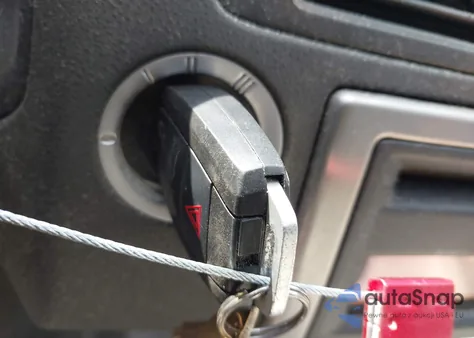 2009 Volvo C70 T5 z USA, uszkodzony, nr VIN YV1MC67239J074288